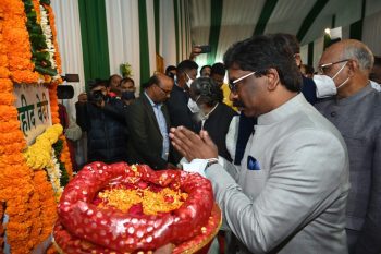 On the occasion of the second anniversary of the government, Chief Minister Hemant Soren gave many gifts to the people of the state.