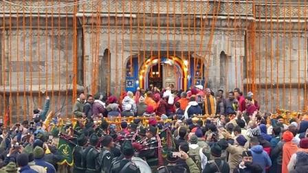 The doors of Vaidikdarnath Dham opened with Vedic chanting