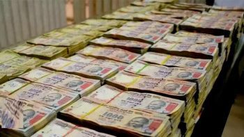 14 lakhs spent to buy old currency, Delhi Police's head confused