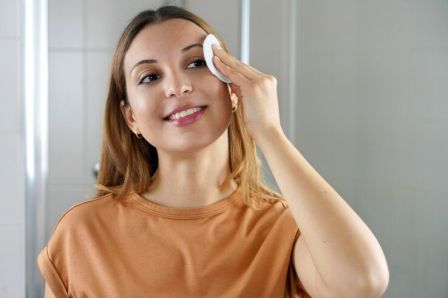 Sleep with mascara clean from eyes at night, take help of these 10 easy tips