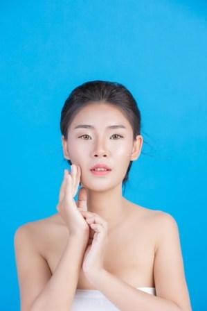 T-zone part of the face remains oily, follow these skin care tips