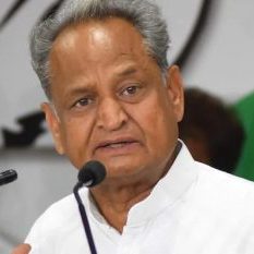 Gehlot reprimanded officials for potholed roads in Jodhpur