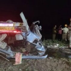 Karnataka 9 killed in cruiser and lorry collision