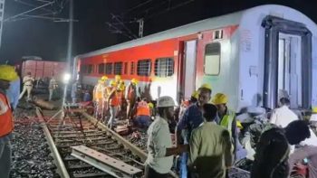 Passenger train and goods train collide in Maharashtra's Gondia