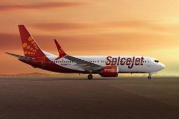 SpiceJet plane's tire burst at the airport, passengers safe