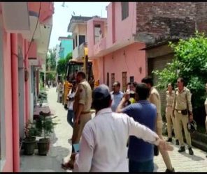 UP Police arrived with a bulldozer and entered the woman's in-laws' house