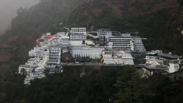 Waiting of devotees is over, Mata Vaishno Devi Yatra started again, was stopped due to rain