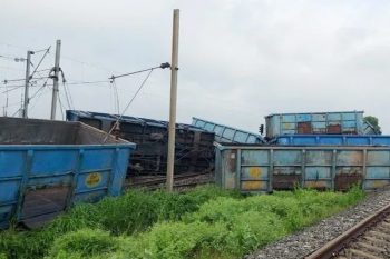 20 wagons of goods train derailed in Rohtas