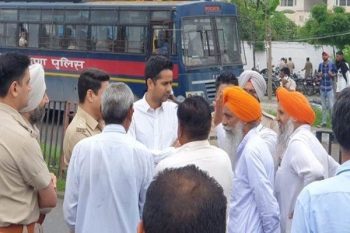 Case against more than 500 farmers including Gurnam Chaduni, Rakesh Bains for jamming the National Highway