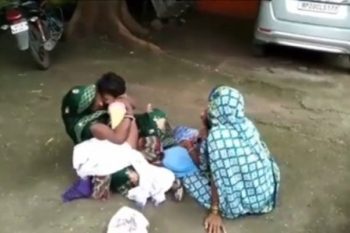 The child died in the mother's lap outside the hospital in Jabalpur, orders for investigation