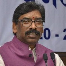 The delegation of Bhagwan Birsa Munda Memorial Committee met Hemant Soren and submitted a memorandum