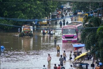 Torrential rains in Maharashtra cause floods in some areas