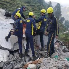 House collapsed due to landslide in Chamoli, 5 people of same family buried under rubble