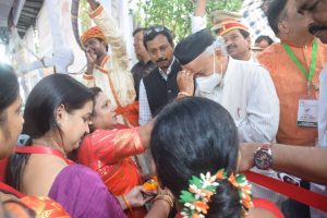 Maharashtra Governor Bhagat Singh Koshyari inaugurates 'Gau Gram Mahotsav - The Festival of Cow'