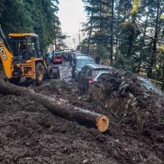 Major accident in Ladakh Three army vehicles hit by landslide