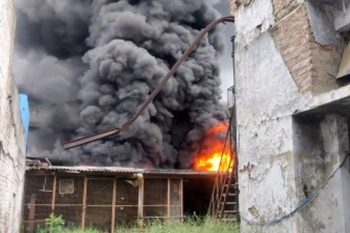 Massive fire in plastic factory, 14 fire tenders on the spot