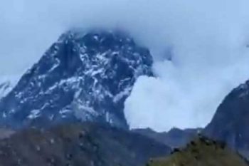 Snow mountain fell near Kedarnath temple