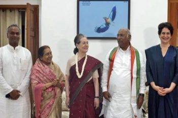 Sonia congratulates Kharge on being elected Congress President