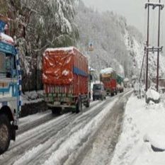 Traffic disrupted on Jammu-Srinagar highway