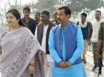 Anuradha Paudwal reached Lata Chowk and paid tribute to Lata Mangeshkar.