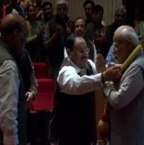 Modi gets grand welcome for Gujarat victory at BJP Parliamentary Party meeting