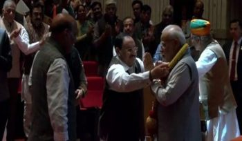 Modi gets grand welcome for Gujarat victory at BJP Parliamentary Party meeting