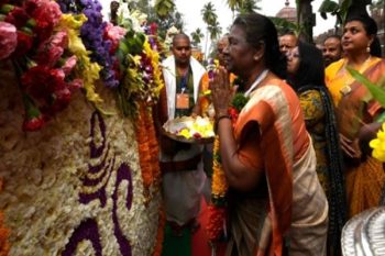 President Draupadi offers prayers at Srisailam temple in Andhra Pradesh