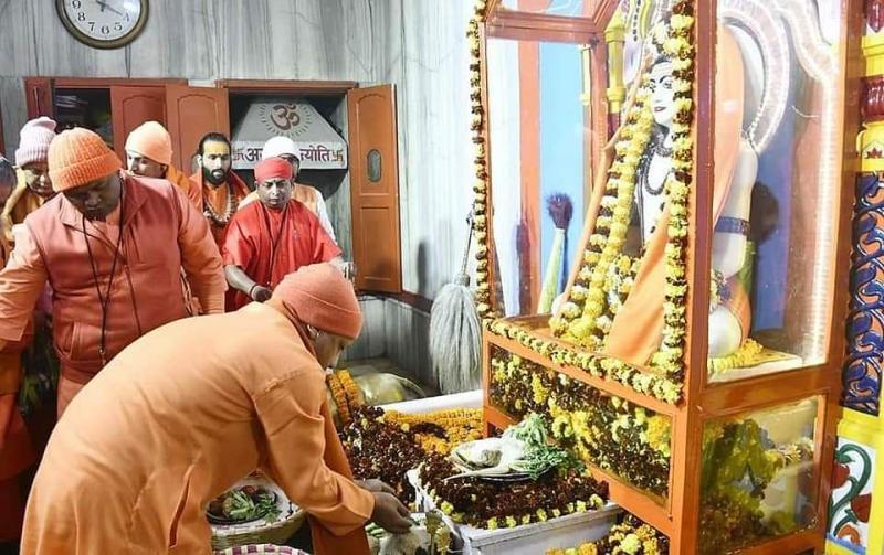 CM Yogi offered holy porridge of faith to Guru Gorakhnath