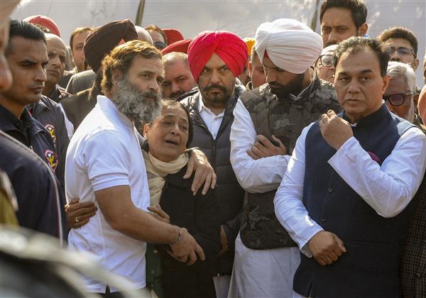 Congress MP Santokh Chaudhary given last farewell in native village Dhaliwal