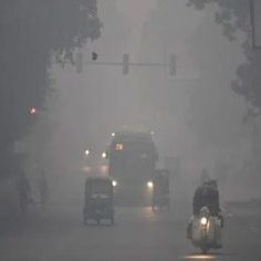 Dense fog prevails in Delhi, minimum temperature recorded at 5.8 degree Celsius