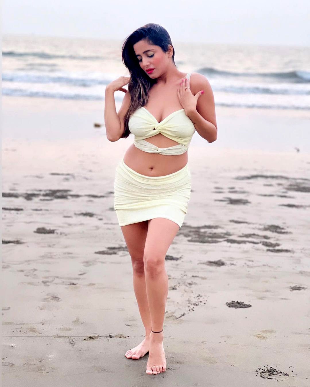 Kate Sharma was seen flaunting curvy figure in bikini