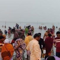 Lakhs of devotees reached Gangasagar for holy bath on Makar Sankranti, 2 people died