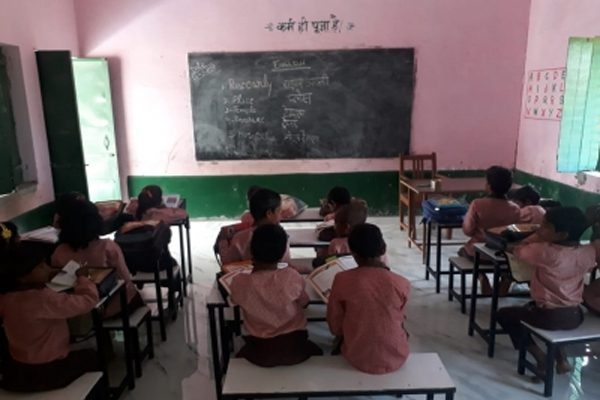 UP government will honor meritorious students of class 1 to 3 every month