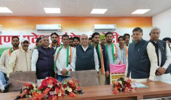 2 dozen leaders including former MLA Ramesh Gupta join Congress in Haryana