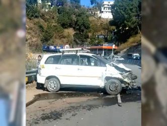 In Solan's Dharampur, uncontrollable Innova trampled laborers standing on the roadside