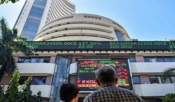 Sensex crashes 474 points amid weak global cues, Nifty slips below 17,000