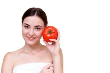 Tomatoes rich in vitamins and nutrients are beneficial for the skin