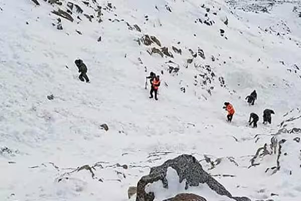 13 American tourists trapped in Pindari glacier after avalanche, rescue operation underway