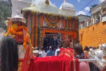 Chardham Yatra 2023 Doors of Gangotri-Yamunotri Dham opened with rituals, first worship done in the name of PM Modi