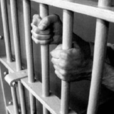 UP Accused of kidnapping a minor injured himself in the police station