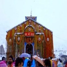 Kedarnath Dham Dozens of tents broken due to snowfall, up to two and a half feet of snow in Dham, DGP takes charge in Kedar