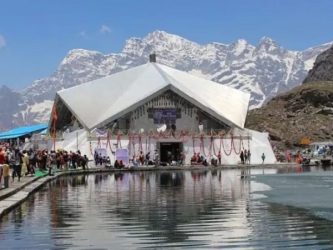 Open doors of Gurudwara Shri Hemkunt Sahib, Sikh devotees arrived in large numbers on the very first day