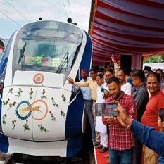 PM Modi flagged off the first Vande Bharat Express train of Uttarakhand