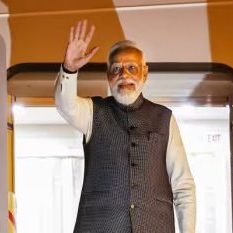 PM Modi returned to India after visiting three countries, received a grand welcome at Delhi airport