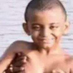 Amazing 7-year-old child, made a new record by crossing Yamuna in just 10.30 minutes