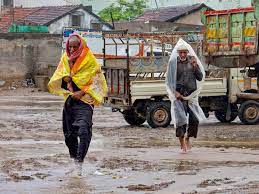 Cyclone Biparjoy Heavy rains in western Rajasthan, trains canceled due to storm