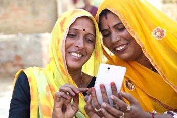 Government will give free smartphone and internet to women for 3 years, will start meeting from this day