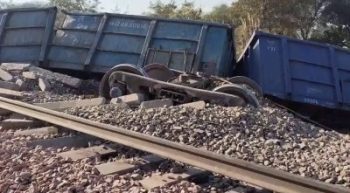 Rail traffic affected on Vizag-Vijayawada route due to derailment of goods train