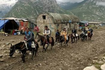 Strict action on junk and unhealthy food, many items including Samosa, Jalebi, Pizza, Burger banned in Amarnath Yatra