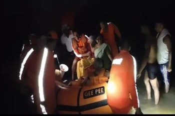 100 year old woman rescued with family, NDRF and local police pulled out